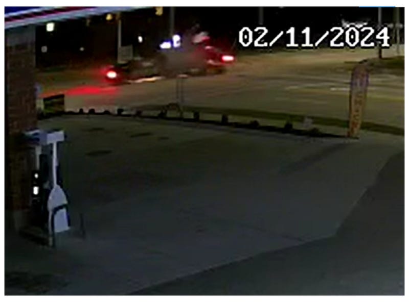 Pickup truck crashes into Port Huron police car