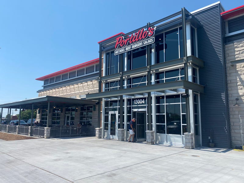 Portillo's restaurant in Livonia