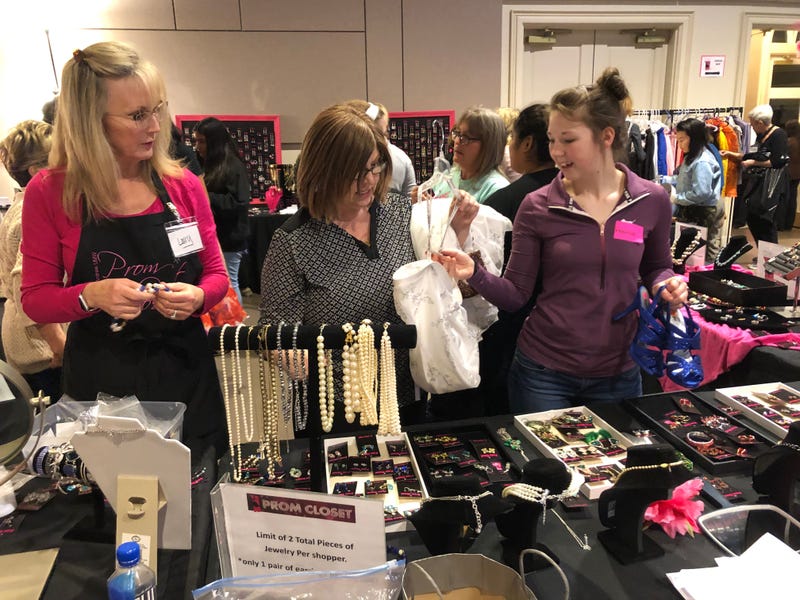 Prom Closet 2022 planning to give hundreds of free prom dresses