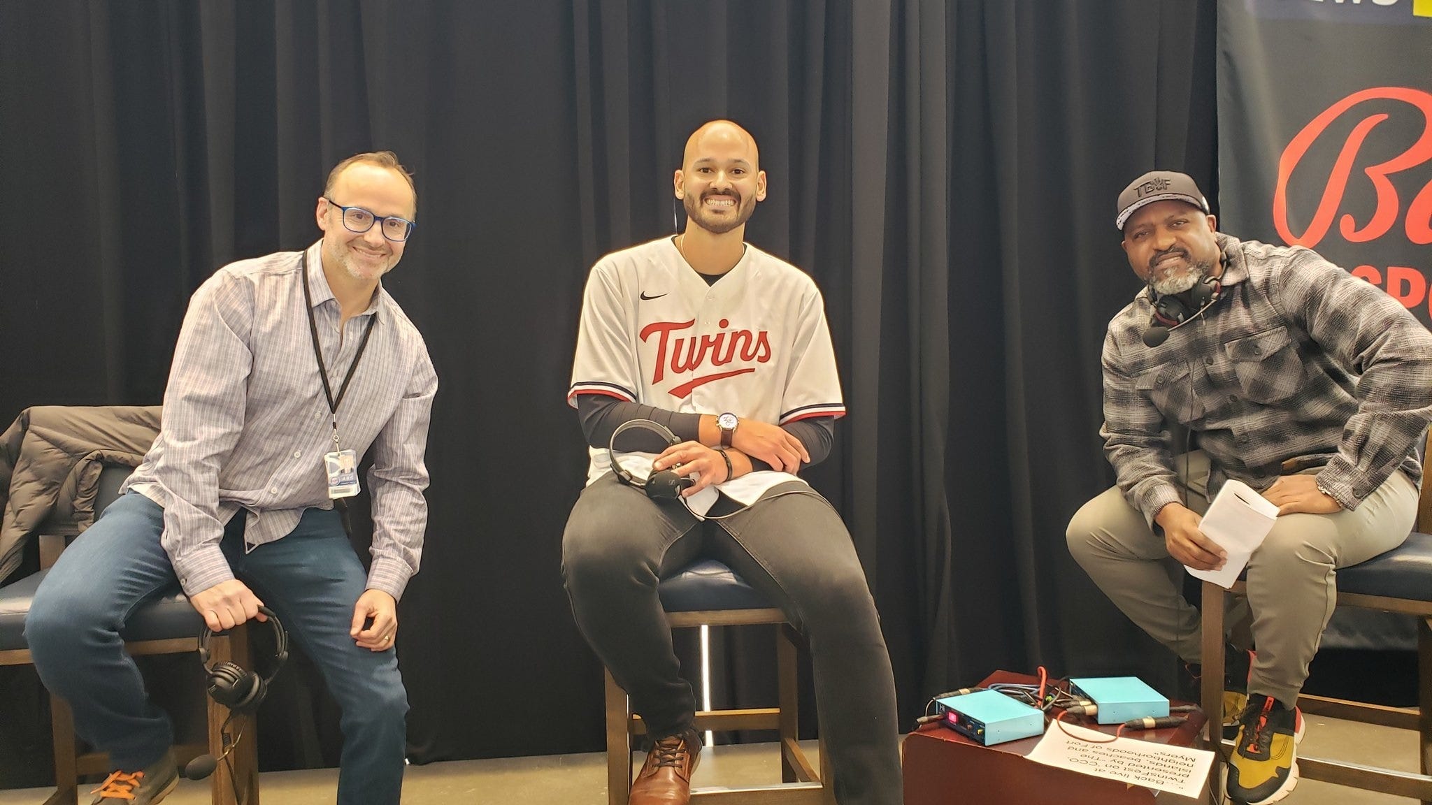 Listen: WCCO hosts broadcast live from Twinsfest