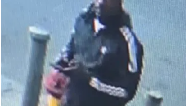 Suspects steal $2K from Queens ExxonMobil gas station at gunpoint: NYPD