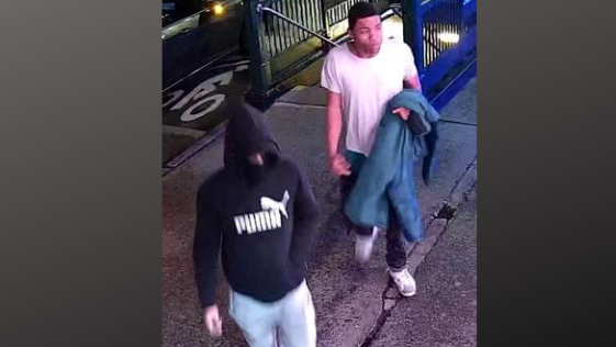 Duo sought in robbery spree inside Queens subway stations: NYPD