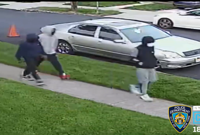 3 suspects sought in fatal shooting of girl, 16, in Queens