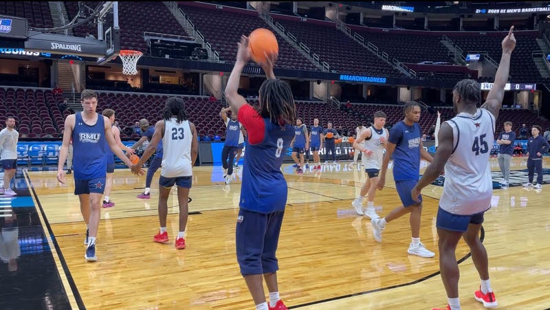 Robert Morris shooting around before NCAA Tournament