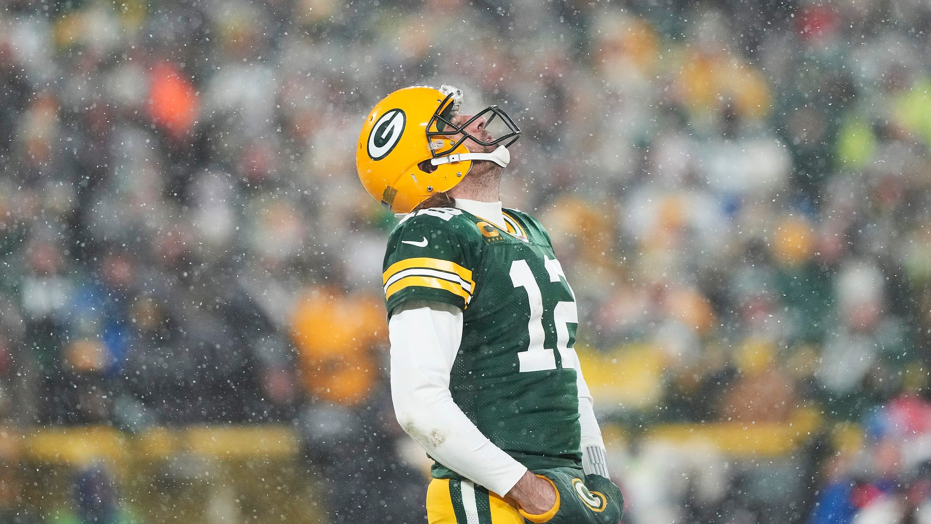 Aaron Rodgers: Fans rooted against us because I'm unvaccinated