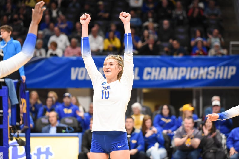 Rachel Fairbanks celebrating in NCAA Tournament