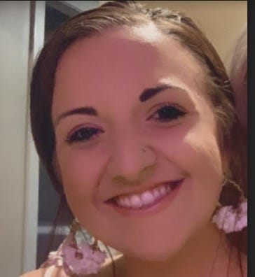 Receptionist Rachel 