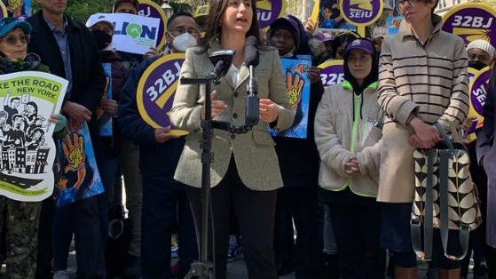 Unions, activists rally for bill that would tie min. wage to inflation, raise NYC's to over $20/hour by 2025