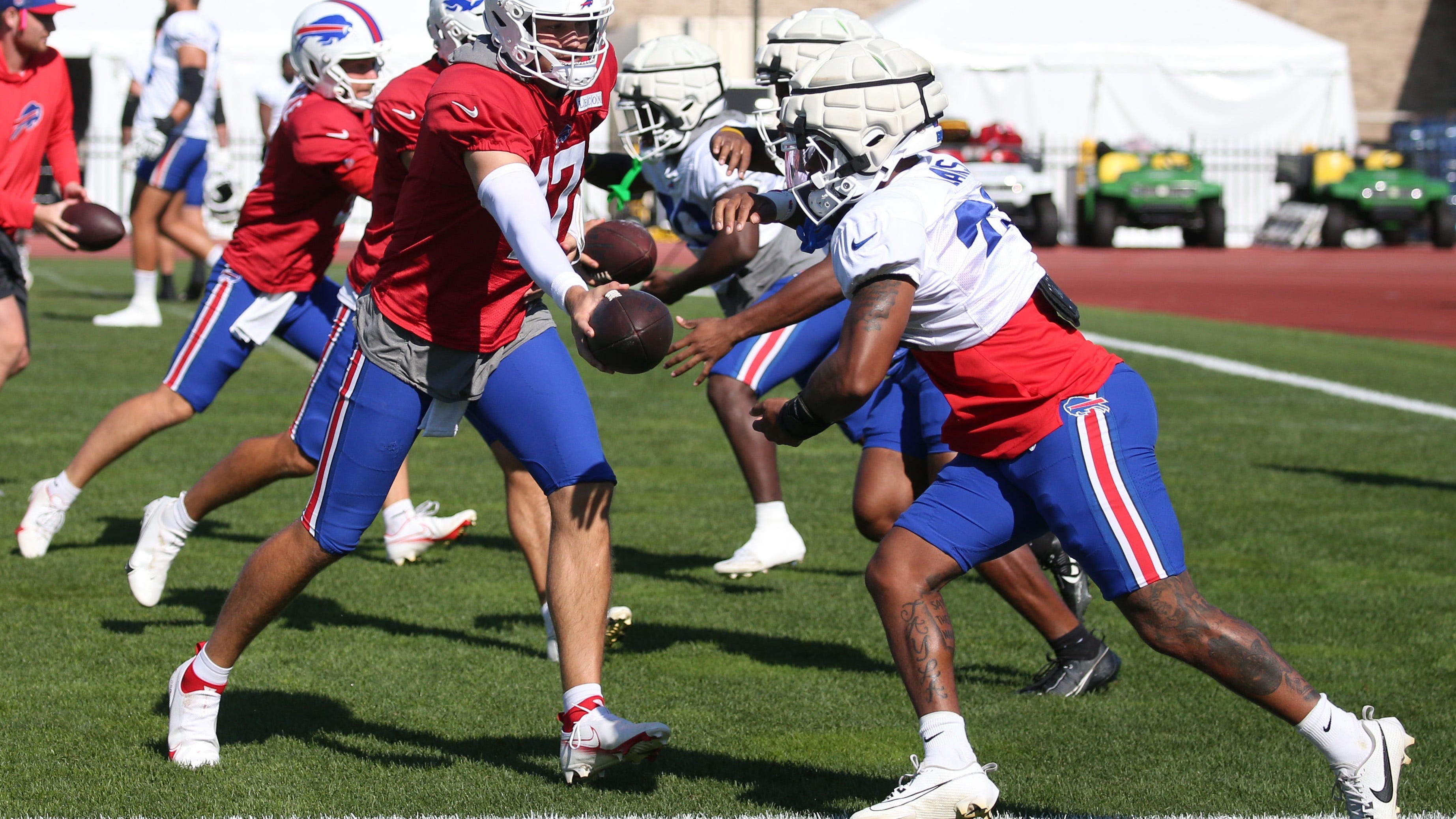 Capaccio: One storyline for each offensive position at Bills training camp