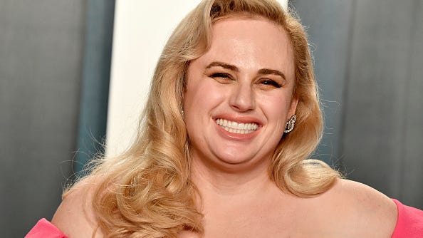 Rebel Wilson nears weight loss goal, poses in sports bra on the beach