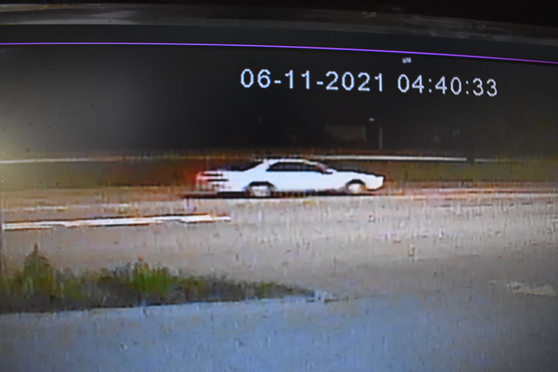 Redford police searching for vehicle suspected in pedestrian hit and run