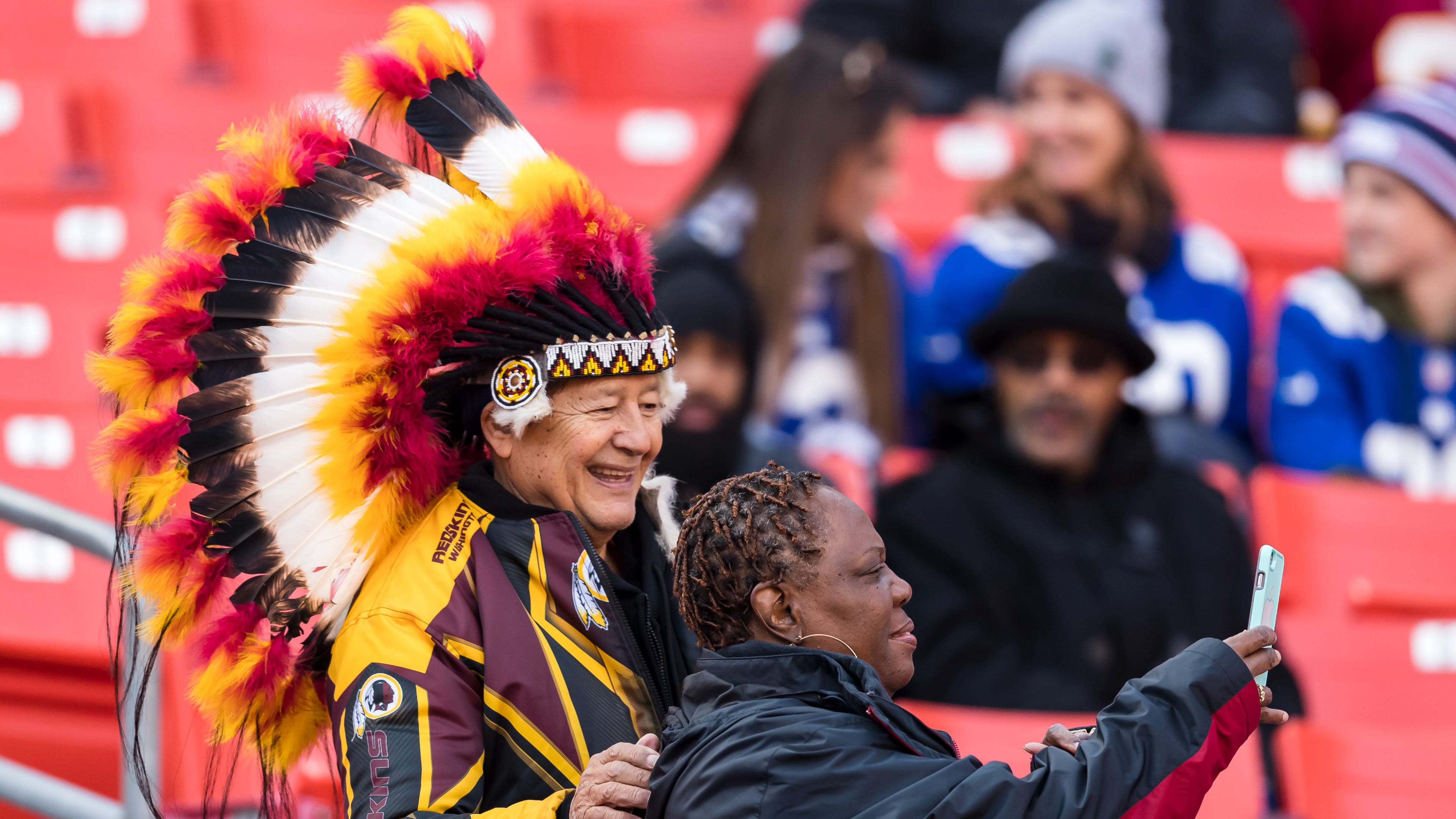 WFT bans fans from wearing Native American headdresses or face paint to games
