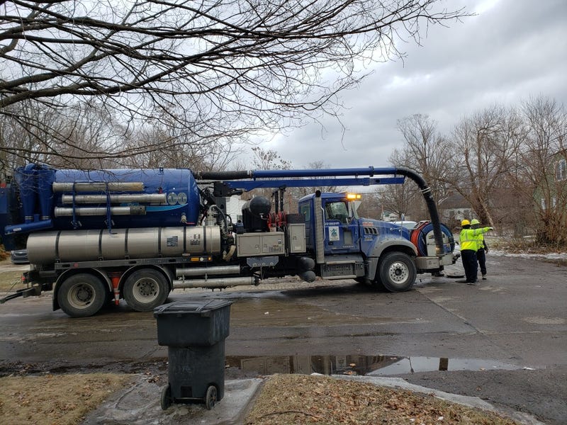 Crews repair water main break at Harlow St.