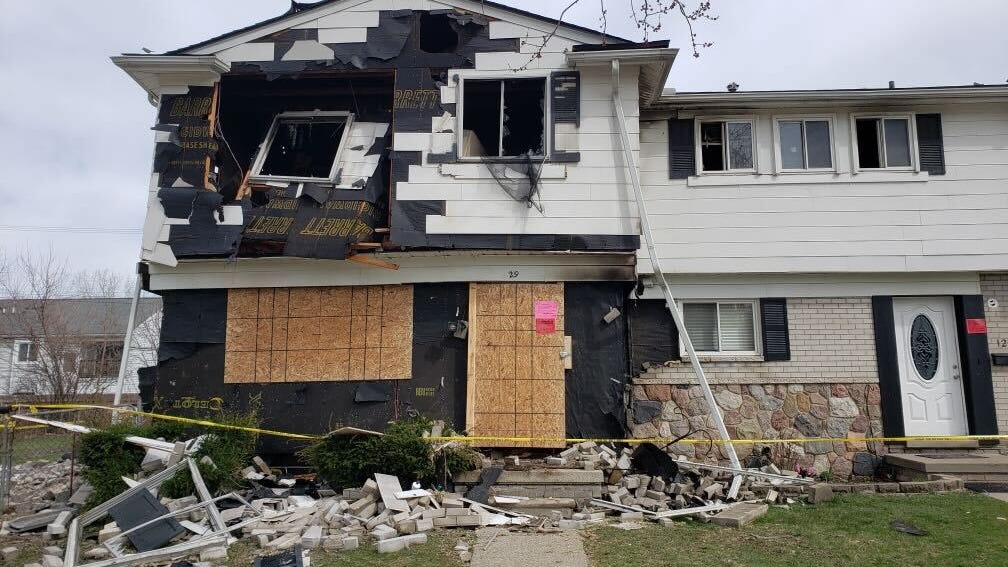Macomb County Sheriff’s Office investigating cause of Mount Clemens condo explosion; 2 suffer minor burns