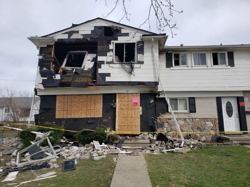 Condo explodes in Mt. Clemens