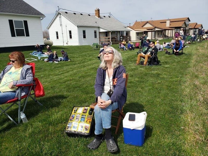 Michiganders watch total solar eclipse in Luna Pier