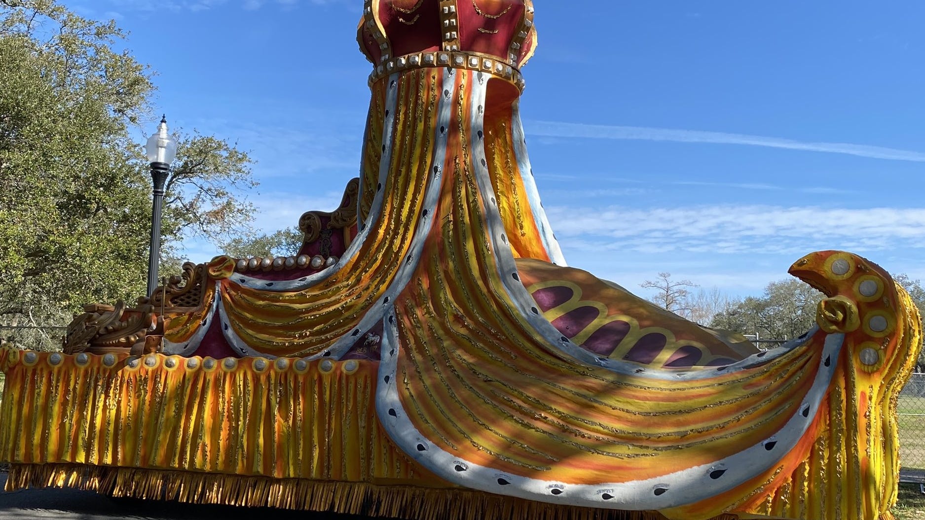 NEW DETAILS: New Orleans' Fat Tuesday parades could still be canceled – plan now is to roll early with no bands