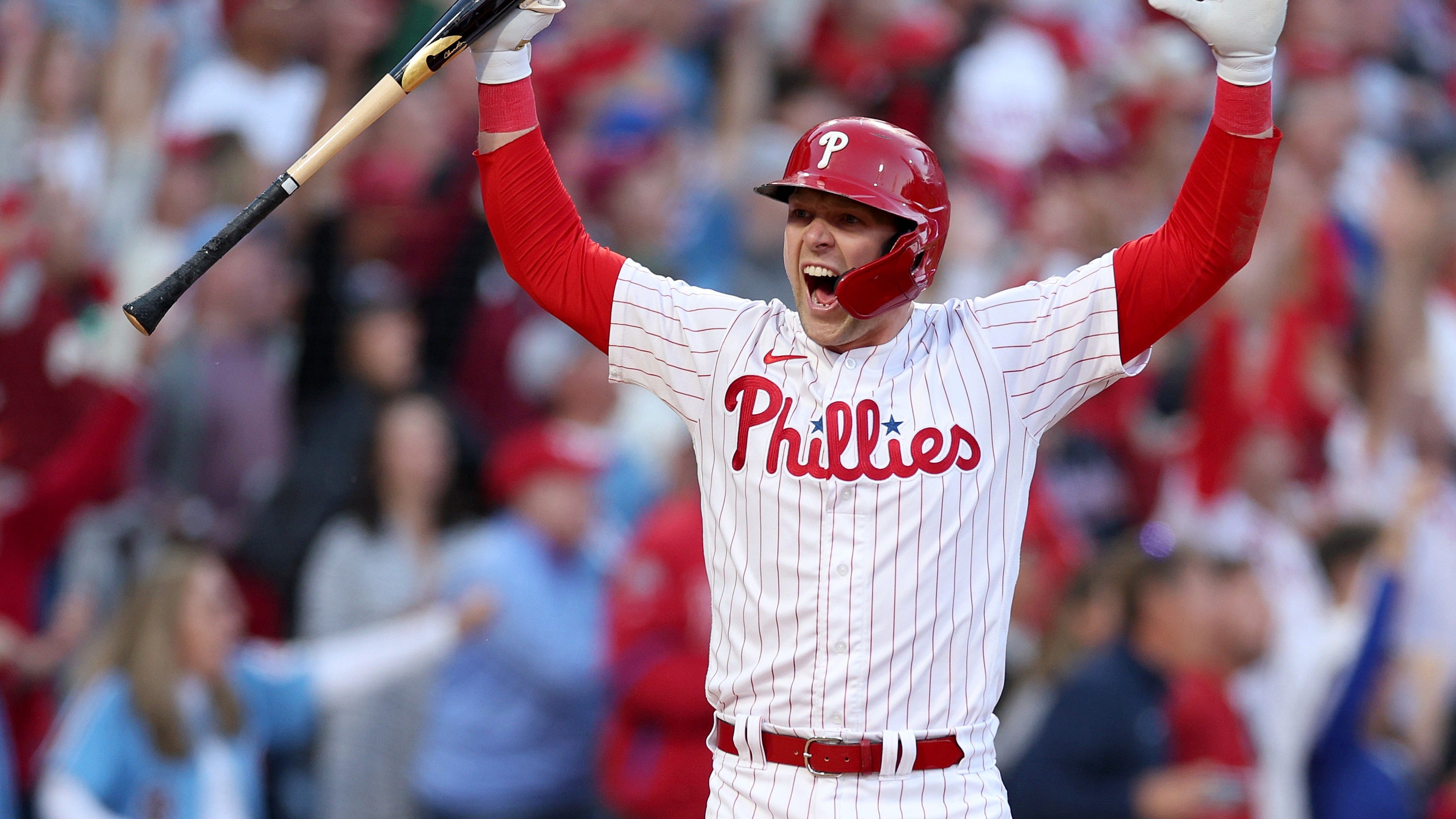 Hoskins' home run flips series momentum, powers Phillies' Game 3 win
