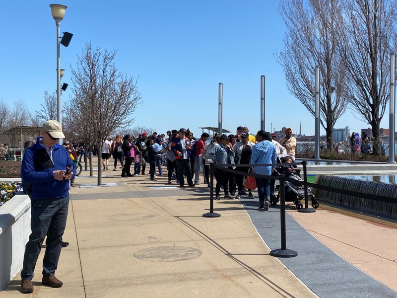 Detroiters gather along riverfront to watch eclipse