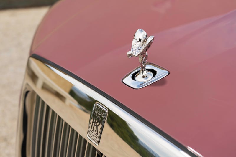 Rolls-Royce-Ghost-SeriesII-Spirit-of-ecstacy