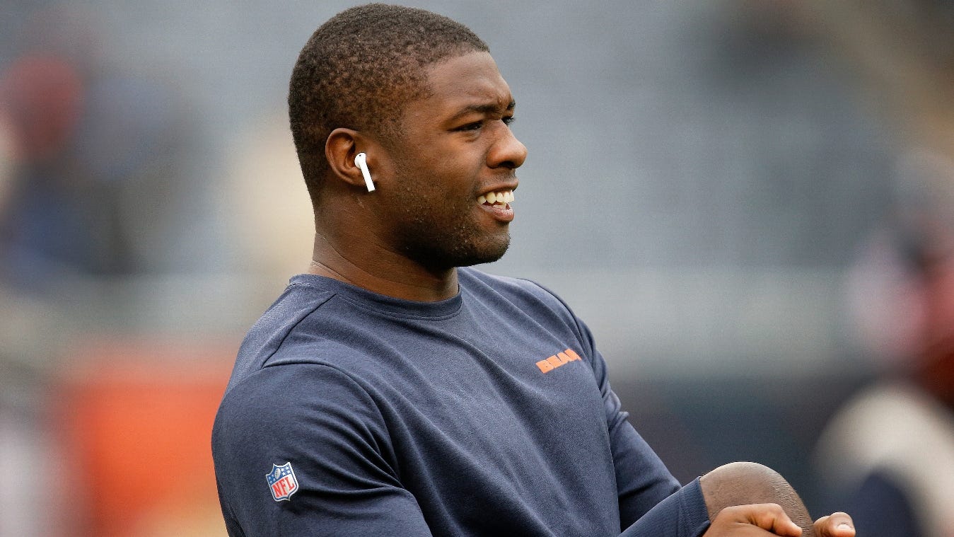 Bears' frustration becoming clear as healthy Roquan Smith skips practice amid contract hold-in