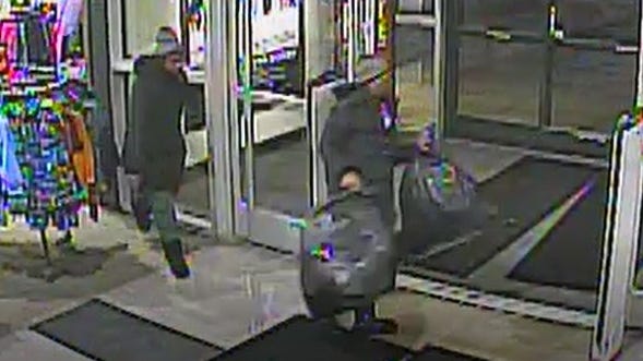 Roseville robbers: Cops search for suspects in Dick's Sporting Goods break-in [PHOTOS]