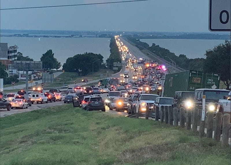One killed in multi-vehicle crash in Rowlett