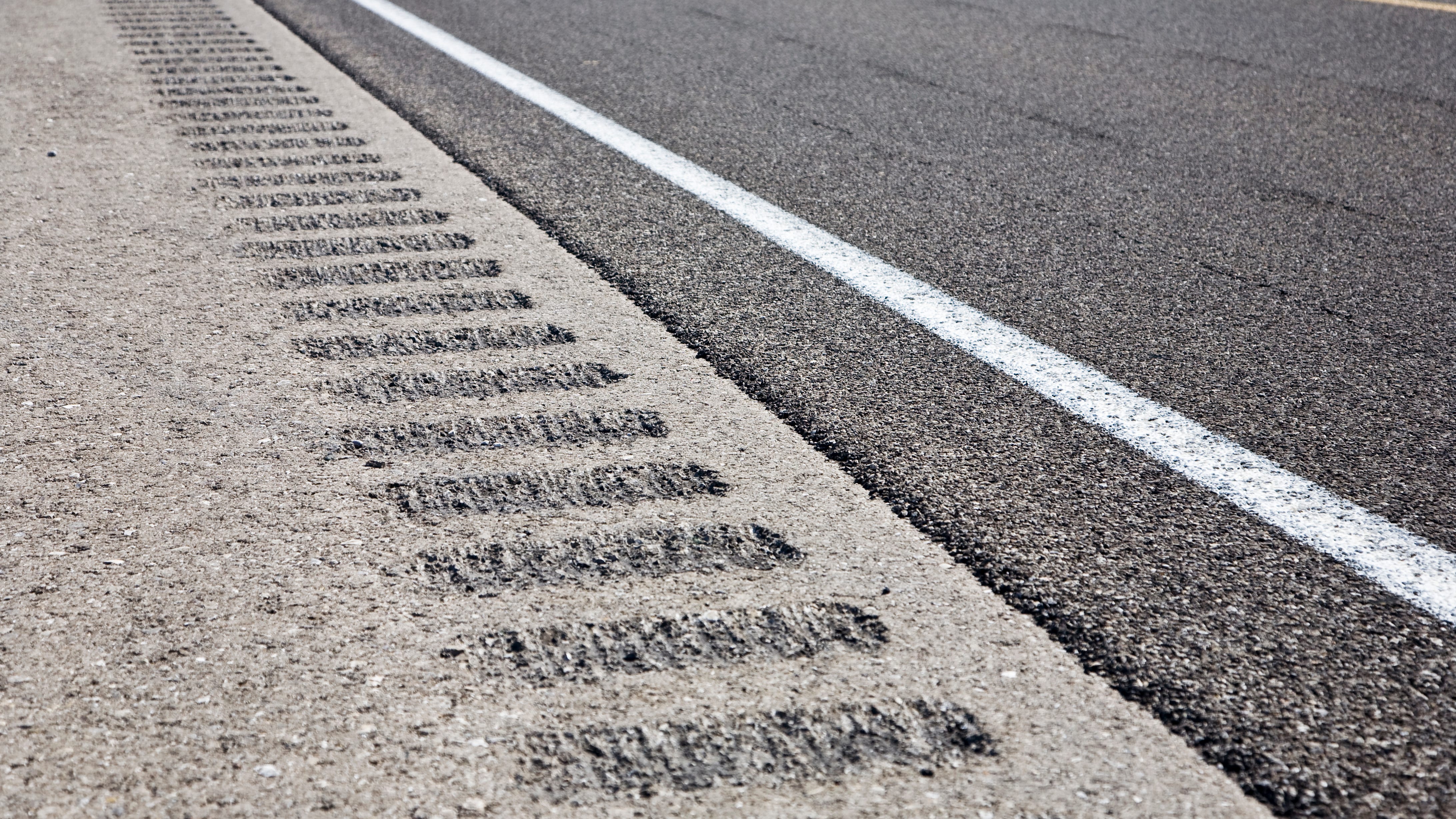 Work begins to add "mumble strips" to major Oakland County roads
