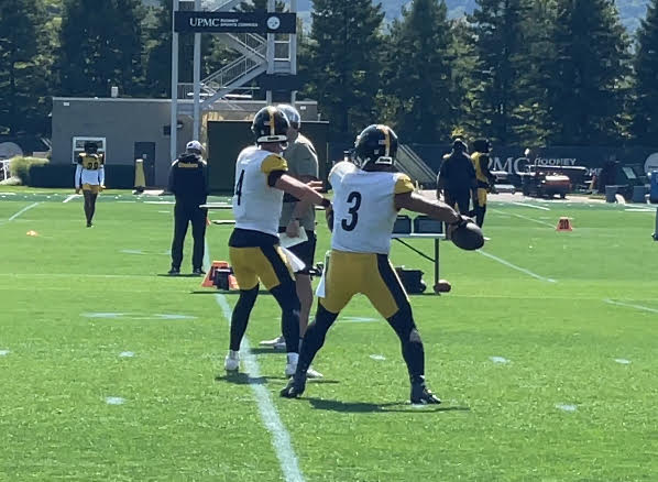 Russell Wilson throwing in practice on South Side