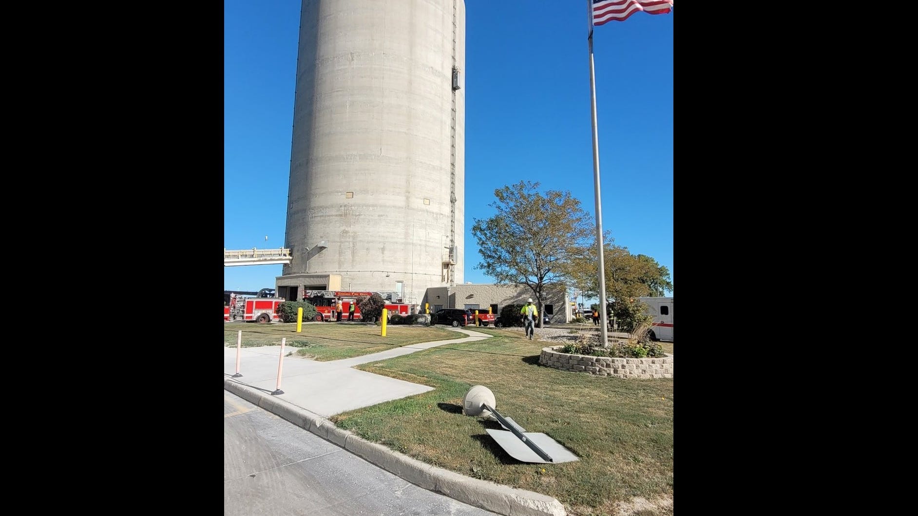 Workers rescued from stuck silo elevator in Hegewisch: CFD