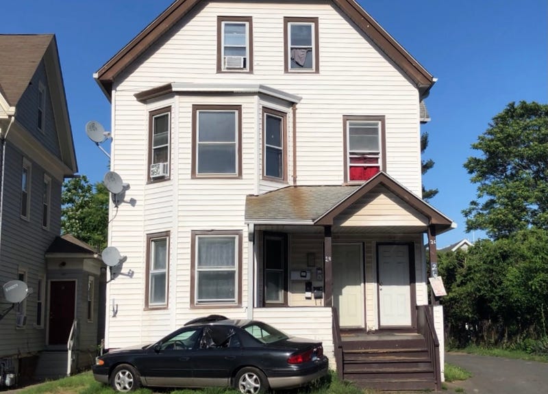 26-28 Sisson Ave., Hartford, where Sylvia Cordova was killed by a stray bullet.