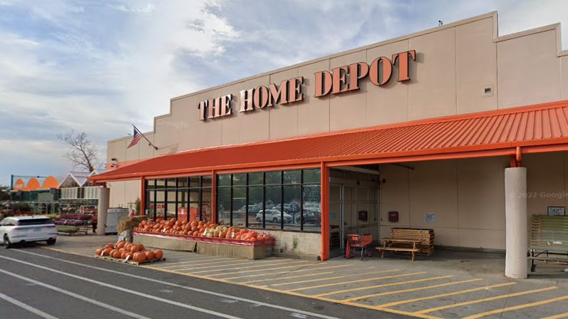 Woman arrested for pepper-spraying person during attempted robbery at SI Home Depot