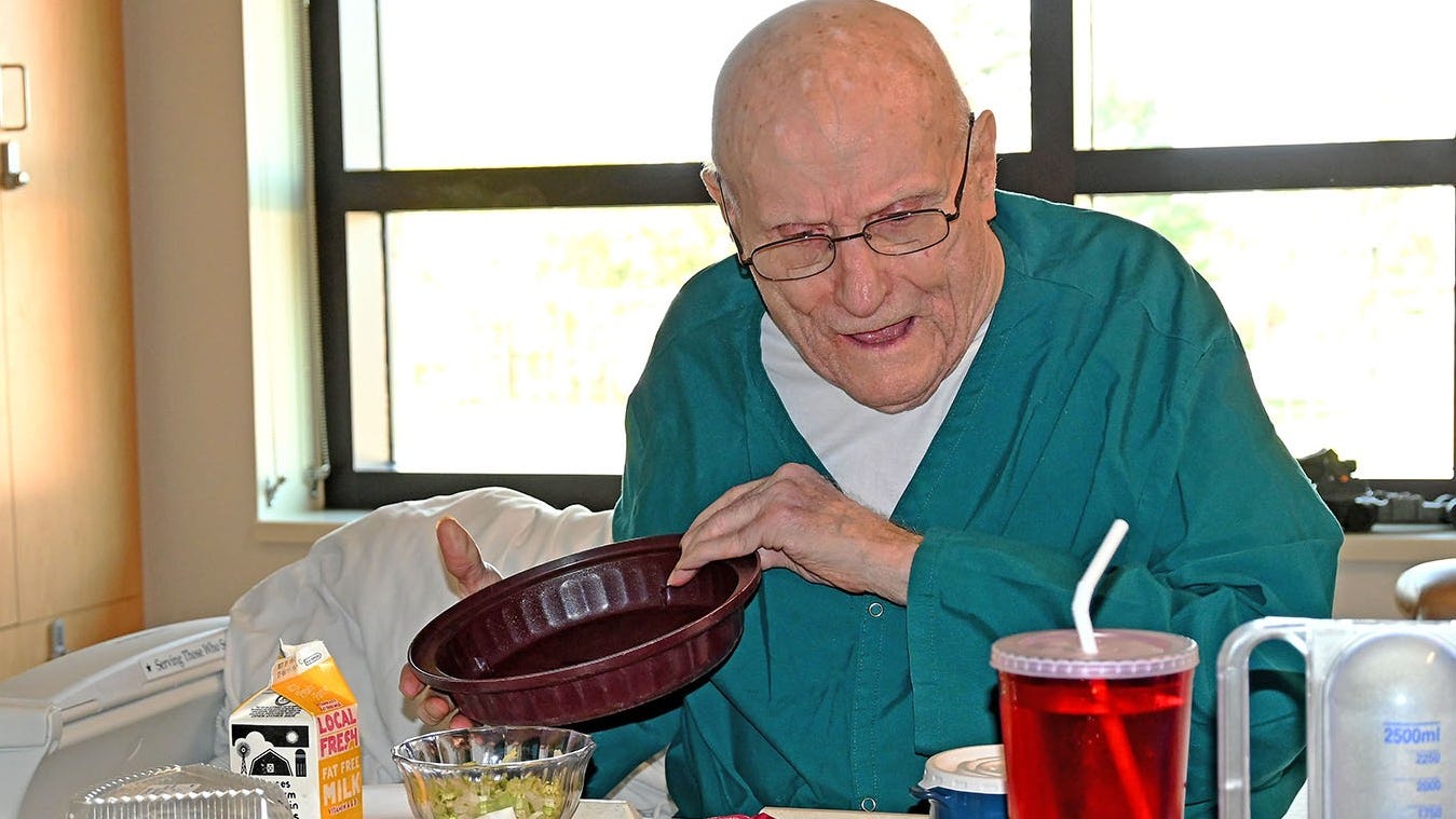 World War II veteran recalls surviving Stalag 9B