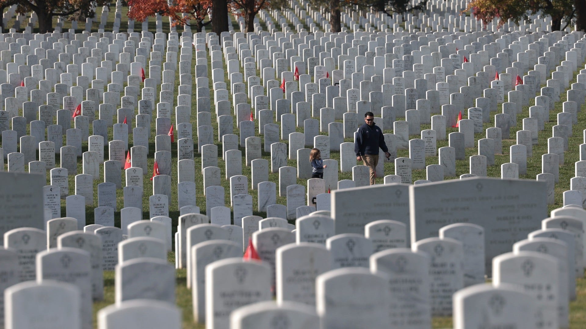 Telling stories of WWII fallen buried at Arlington National Cemetery