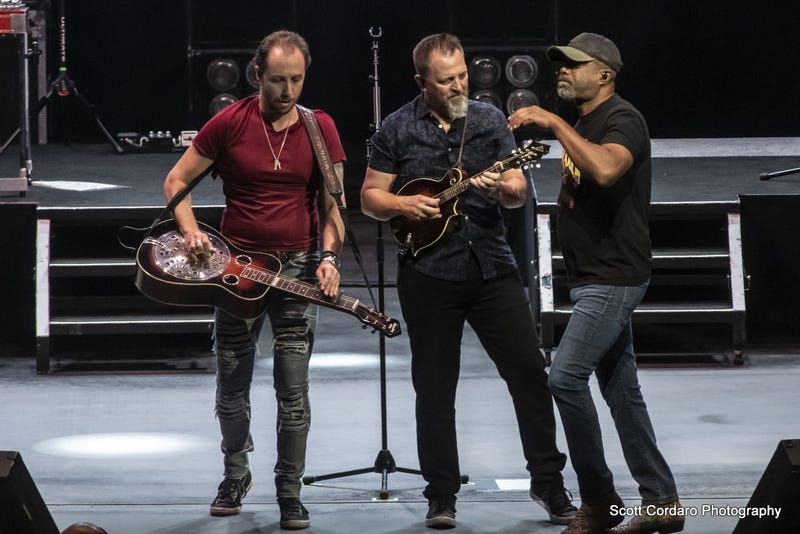 Darius Rucker performs at CMAC on 8-29-21
