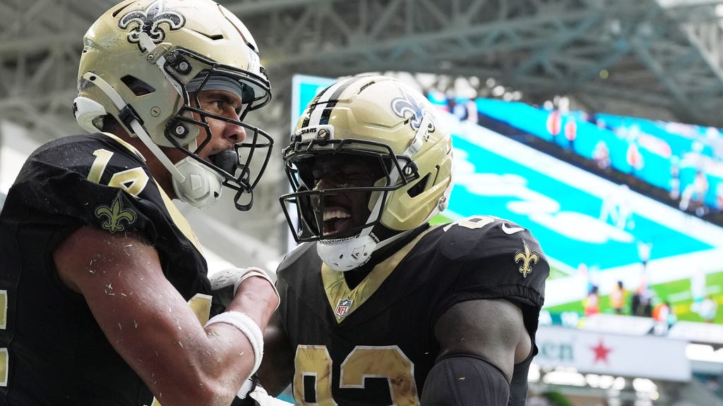 Stock up, stock down in Saints' rollercoaster loss to Dolphins: Big-play Vele?