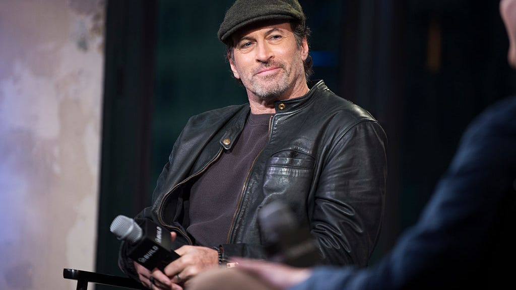 Scott Patterson reveals the 'Gilmore Girls' scene that made him 'really nervous'