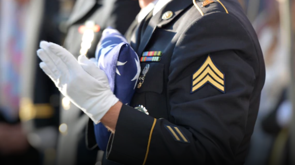 Over 100 people gather for veteran's funeral in Cheyenne
