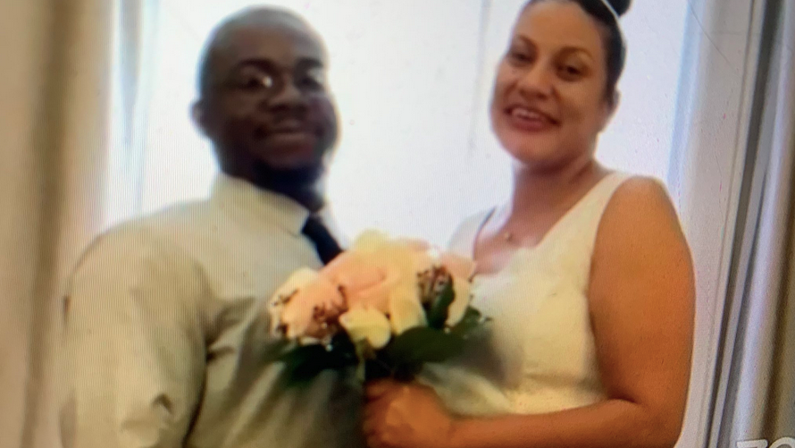 Elgin pair is Cook County's first couple to get marriage license, hitched in 2021