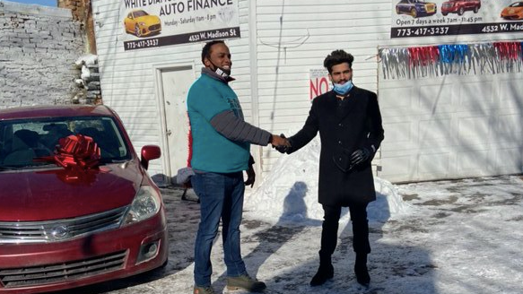 Chicago restaurant owner helps carjacking victims