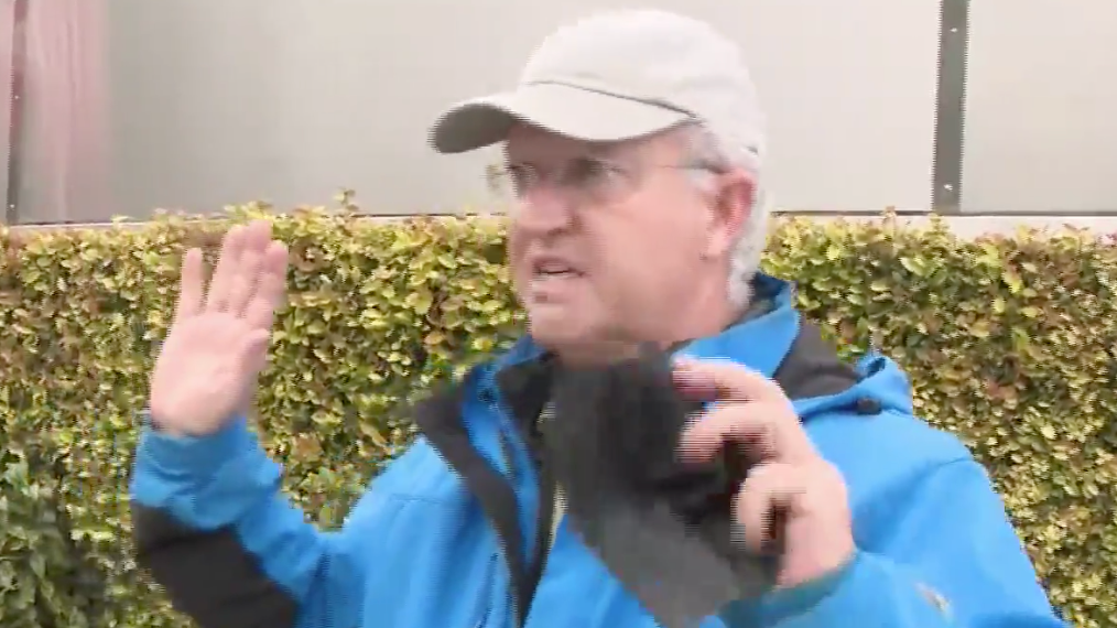 TV reporter doing story on spike in car break-ins robbed at gunpoint at San Francisco's Twin Peaks