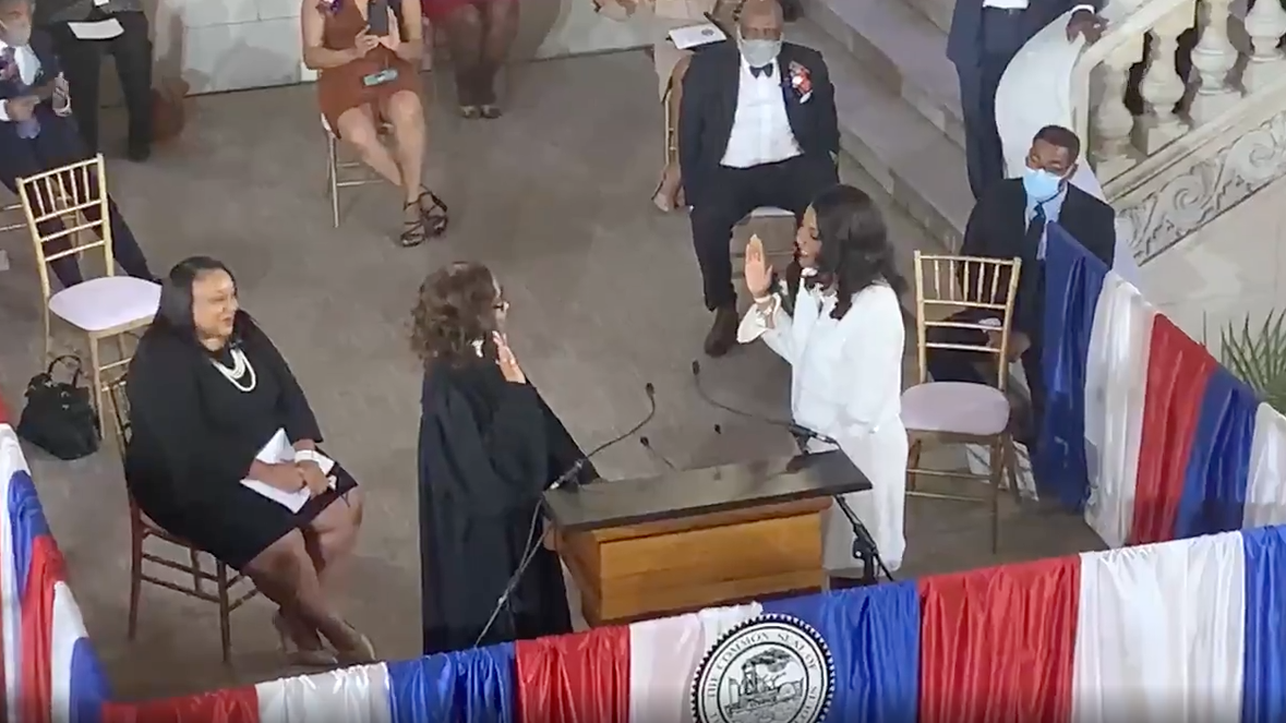 'I'm ready to serve you': First Black, female Mayor of St. Louis Tishaura Jones sworn in
