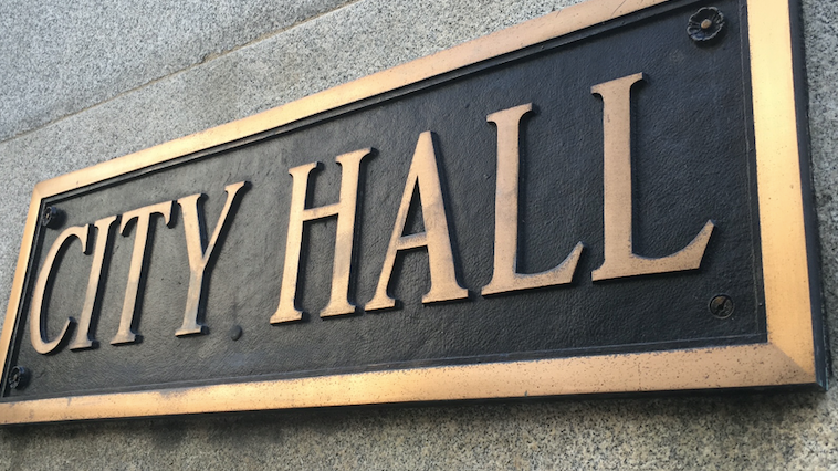 Suit seeks to force Lightfoot to speak with white reporter