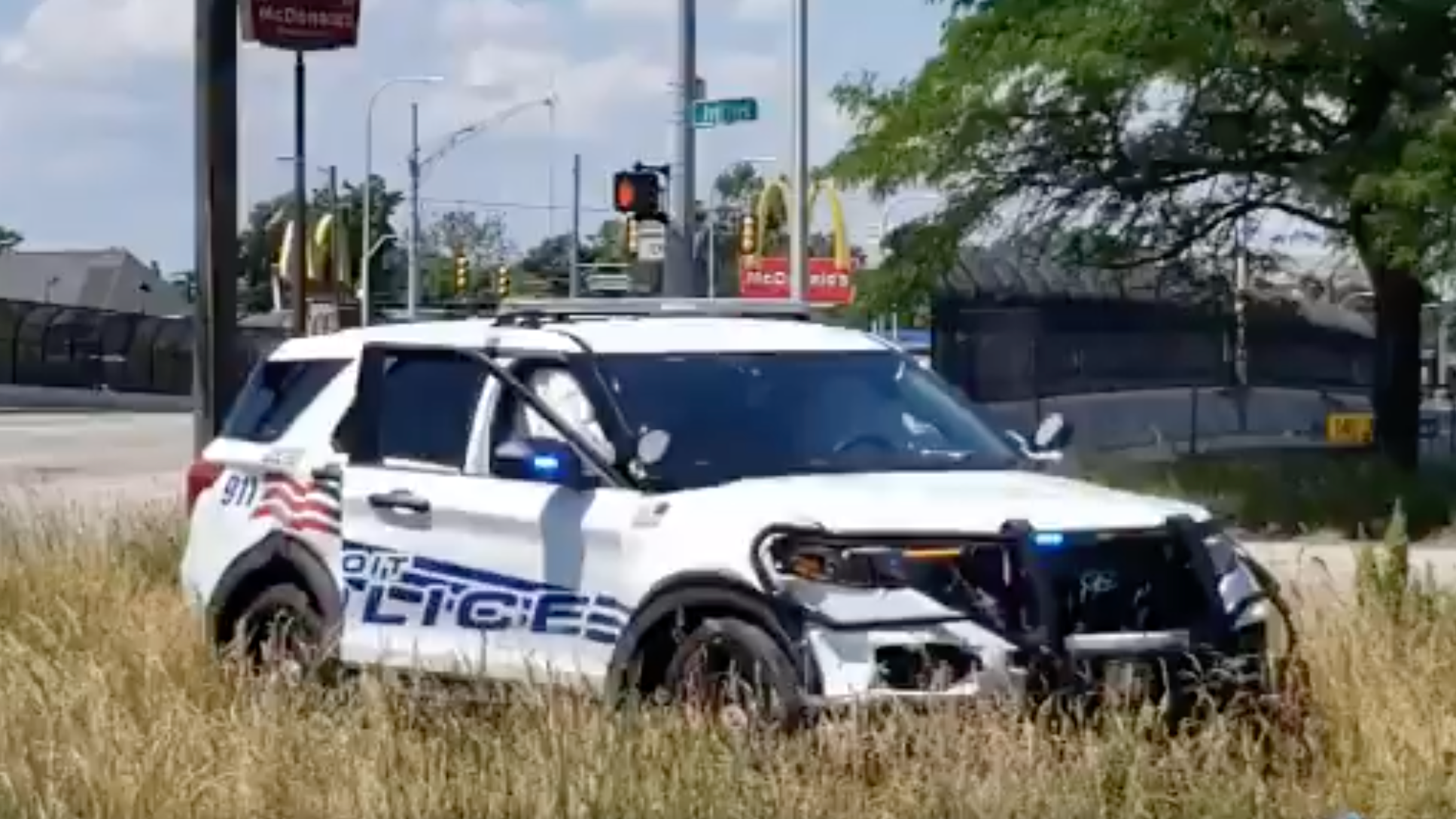 Crash involving Detroit police car leaves two officers hospitalized (VIDEO)