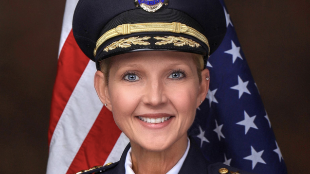 Aurora's police chief to retire later this summer