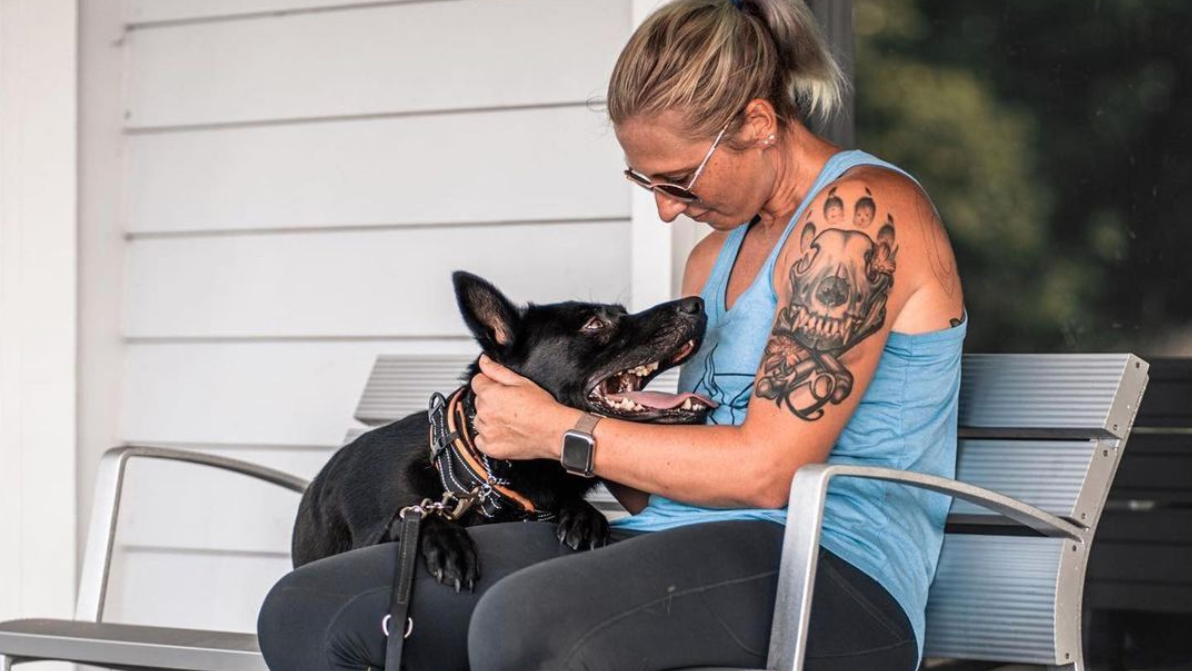 Rescue 22 Foundation trains, donates service dogs to vets, so they don't have to pay
