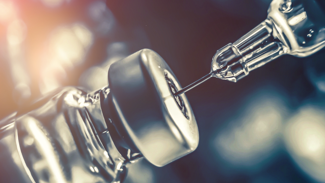 Chicago offers to vaccinate entire families at their homes
