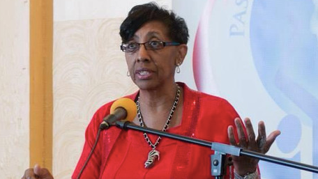 Chicago alderwoman hit with federal corruption charges