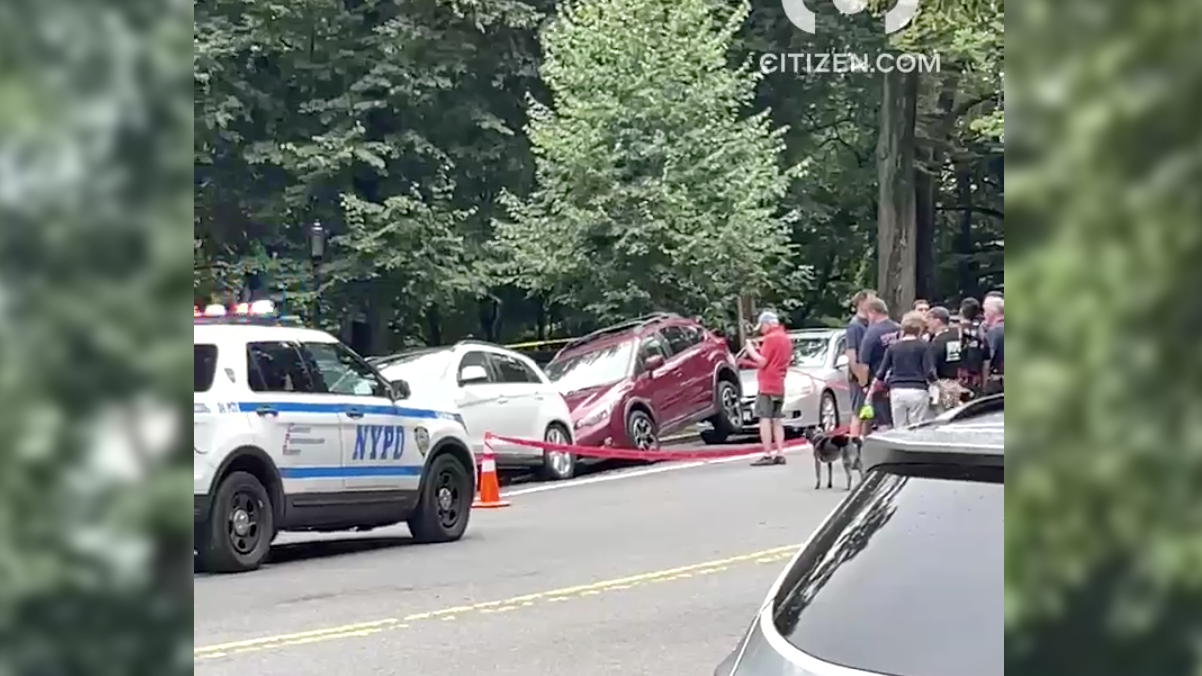 PHOTOS: 2 cars fall into sinkhole on Upper West Side street