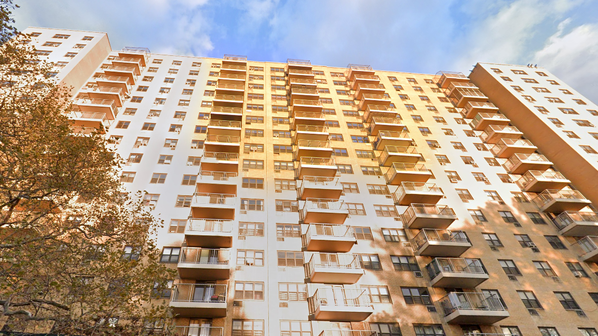 Boy, 4, in critical condition after falling from 10th floor of Bronx apartment building